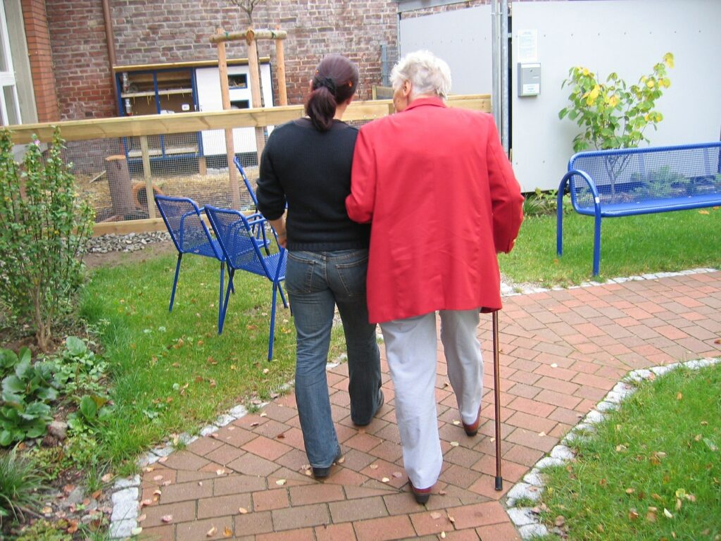 Die Alzheimer Gesellschaft Baden-Baden e. V. möchte Betroffenen und ihren Angehörigen das Leben mit der Diagnose Demenz erleichtern und sucht ehrenamtliche Unterstützung für den häuslichen Besuchsdienst.